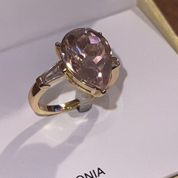 New in box CHARTER CLUB gold Plate pink and clear Cubic Zirconia tear drop Ring - Picture 2 of 9